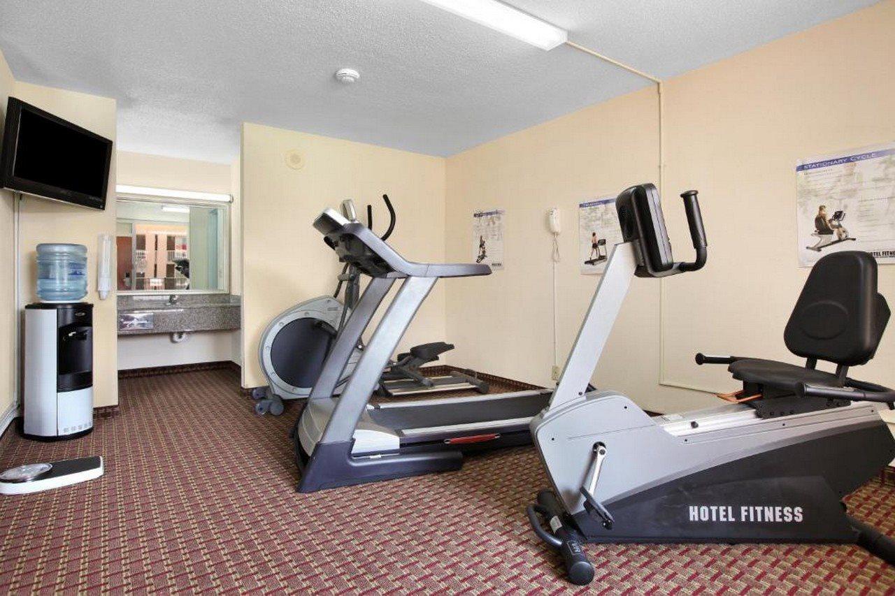 Ramada By Wyndham Wytheville Extérieur photo