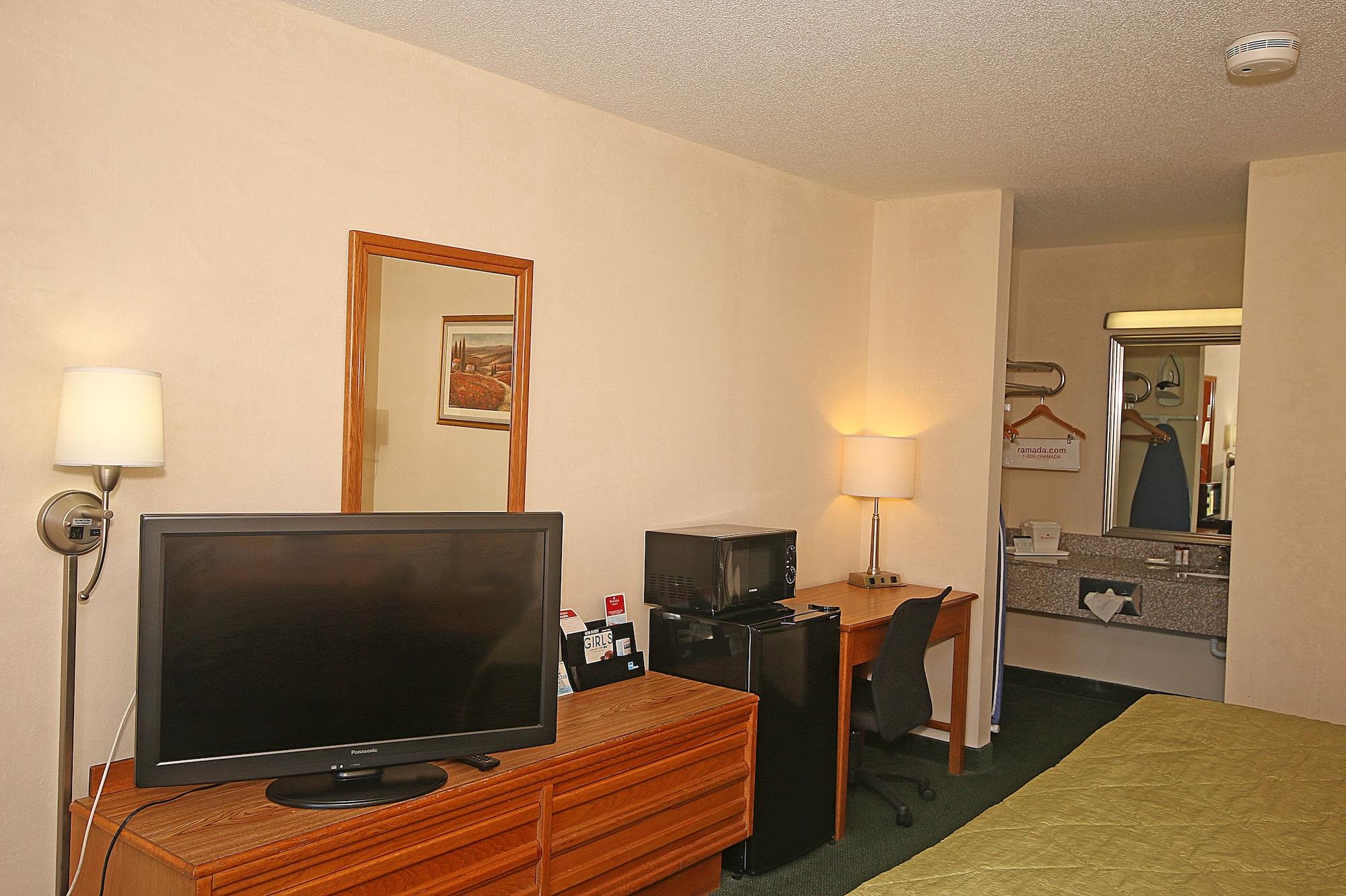 Ramada By Wyndham Wytheville Extérieur photo