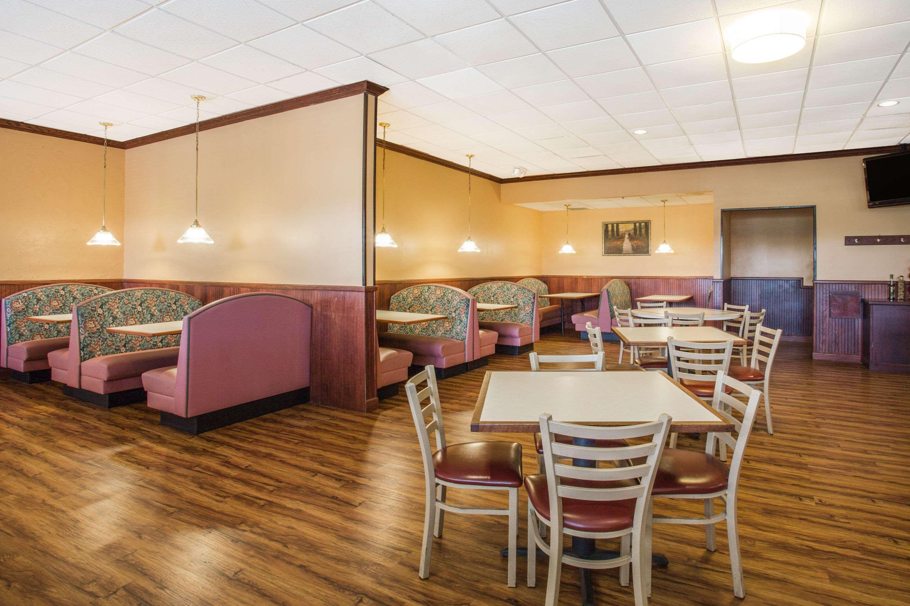 Ramada By Wyndham Wytheville Extérieur photo