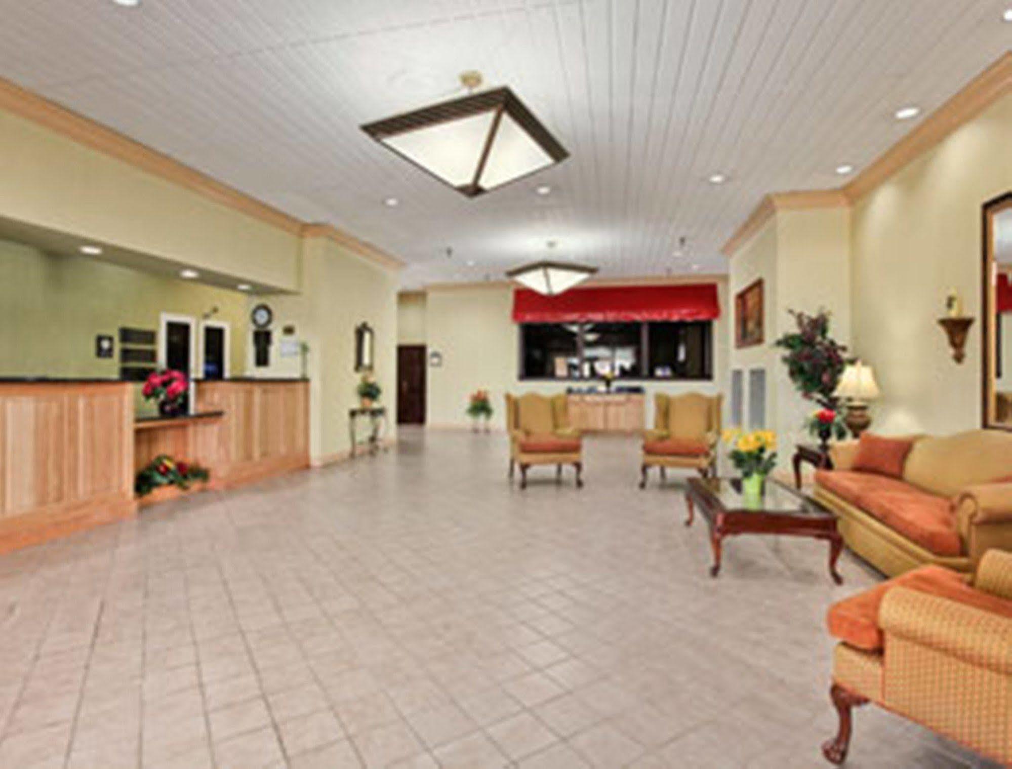 Ramada By Wyndham Wytheville Extérieur photo