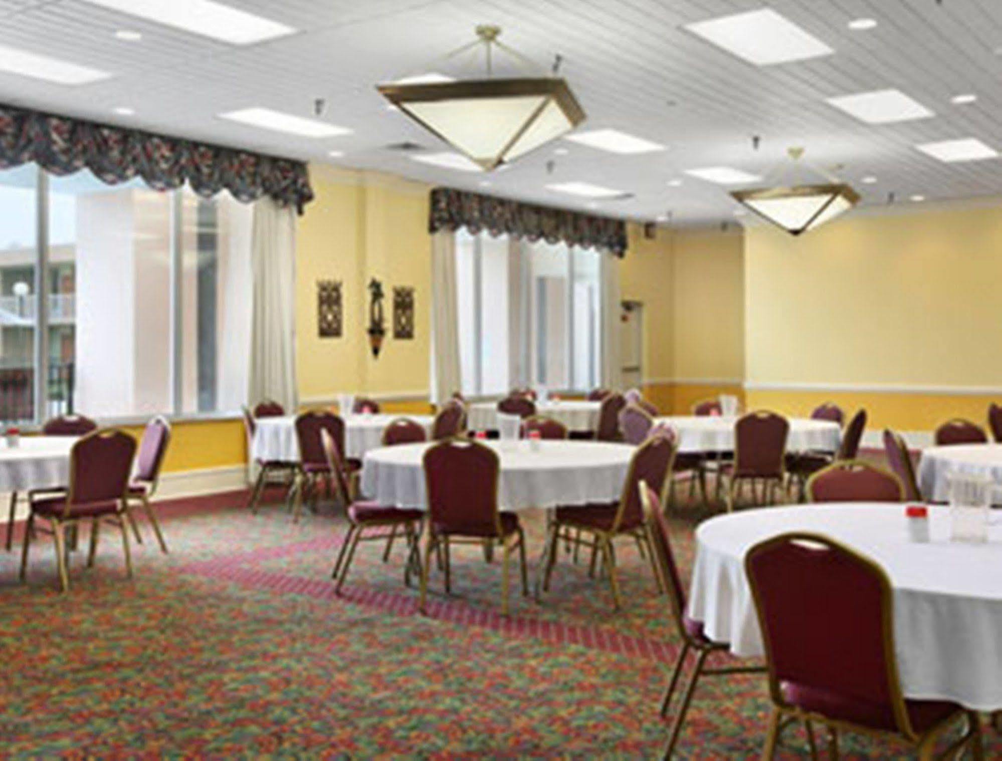 Ramada By Wyndham Wytheville Extérieur photo