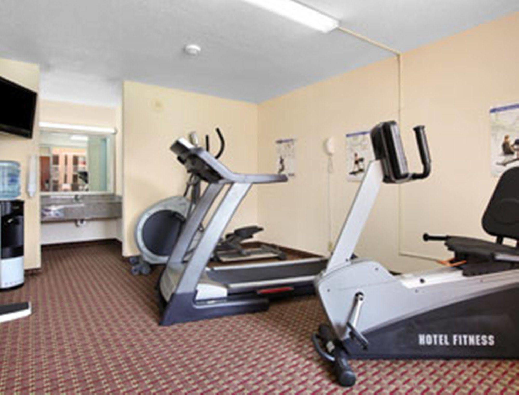 Ramada By Wyndham Wytheville Extérieur photo