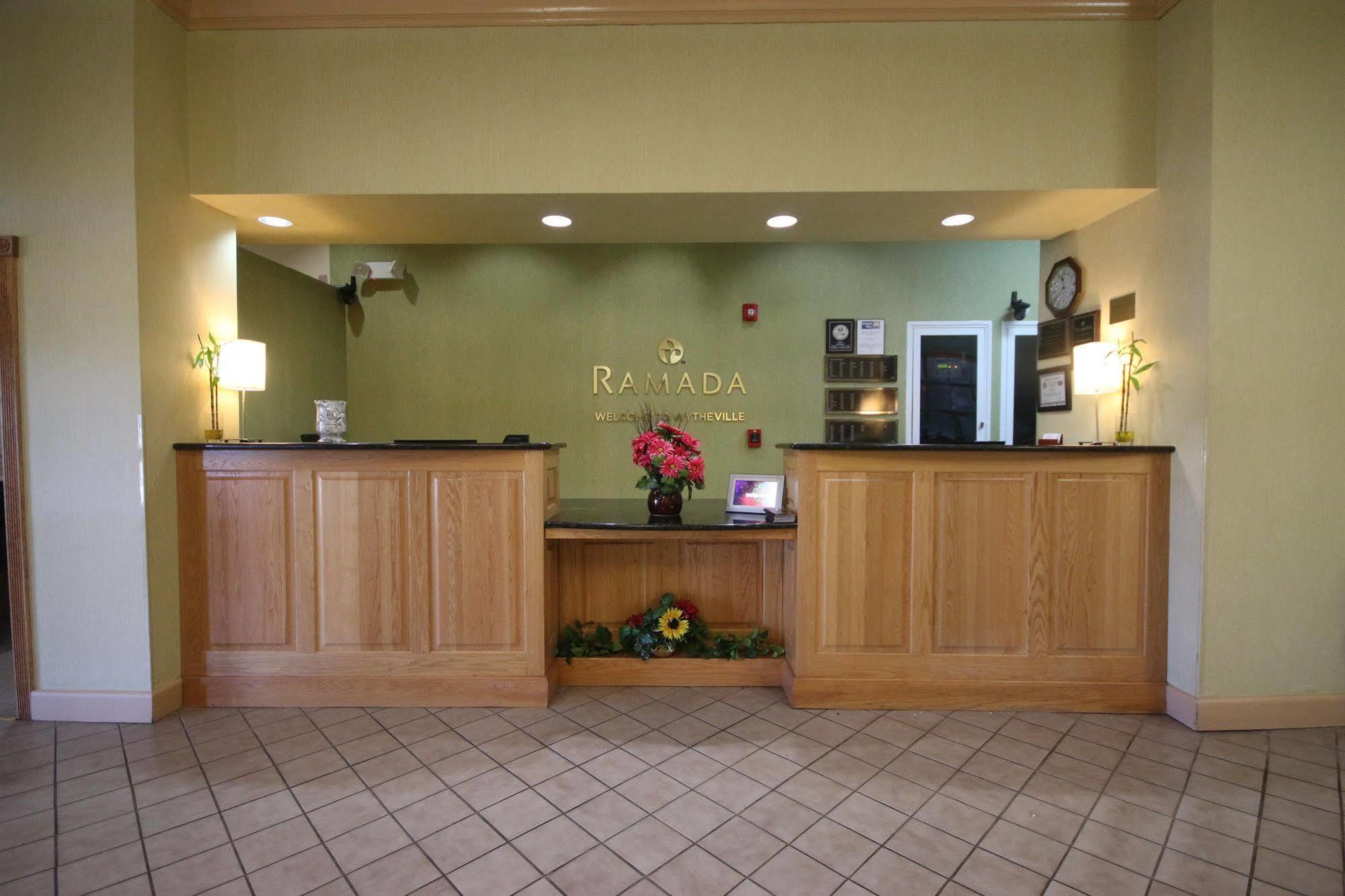 Ramada By Wyndham Wytheville Extérieur photo