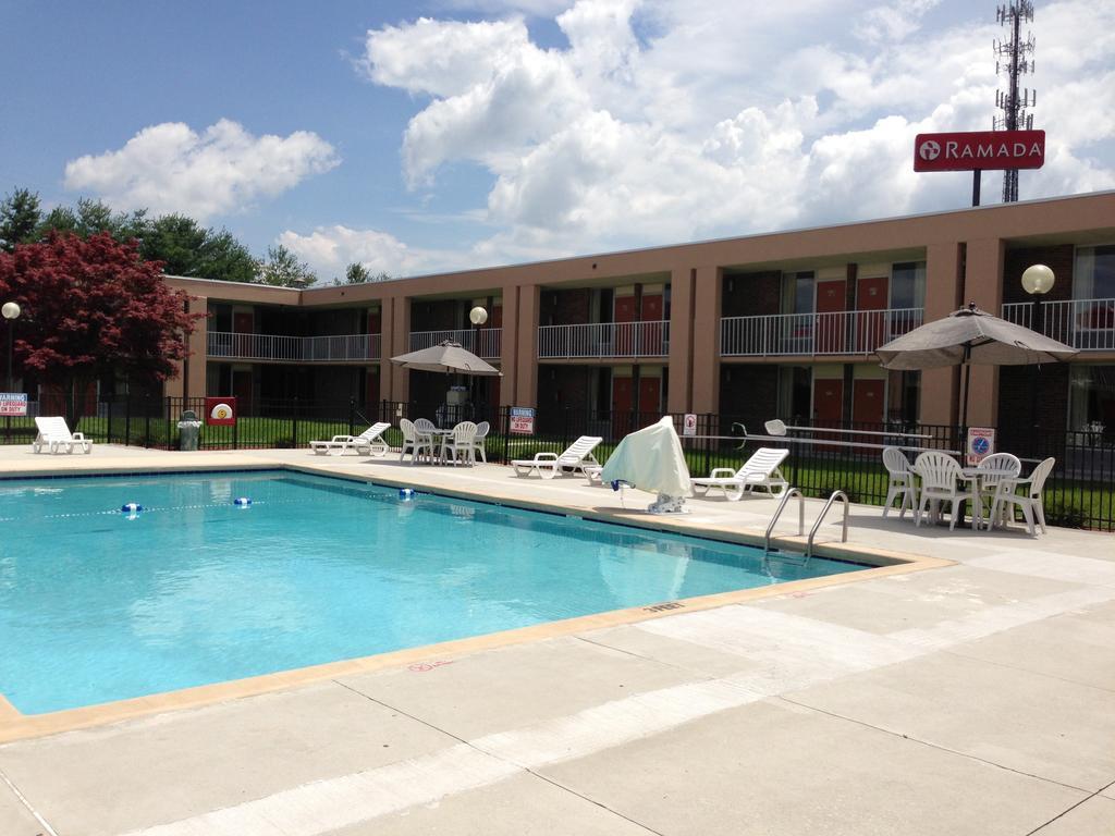 Ramada By Wyndham Wytheville Extérieur photo