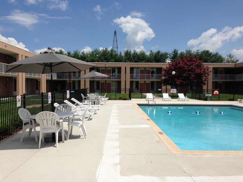 Ramada By Wyndham Wytheville Extérieur photo