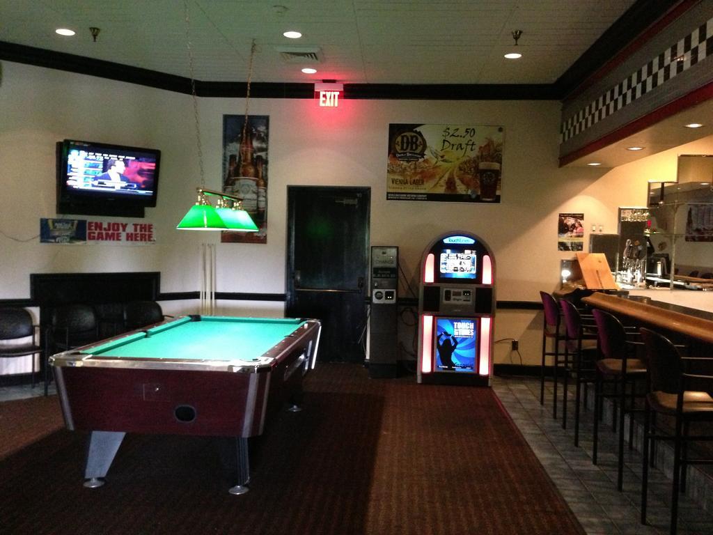 Ramada By Wyndham Wytheville Extérieur photo